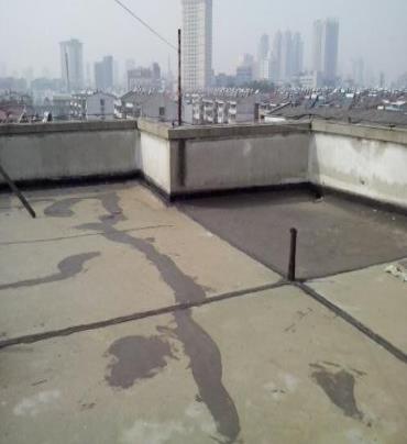 浏阳漏水维修 楼顶漏水是什么原因，楼顶漏水维修方法是什么?